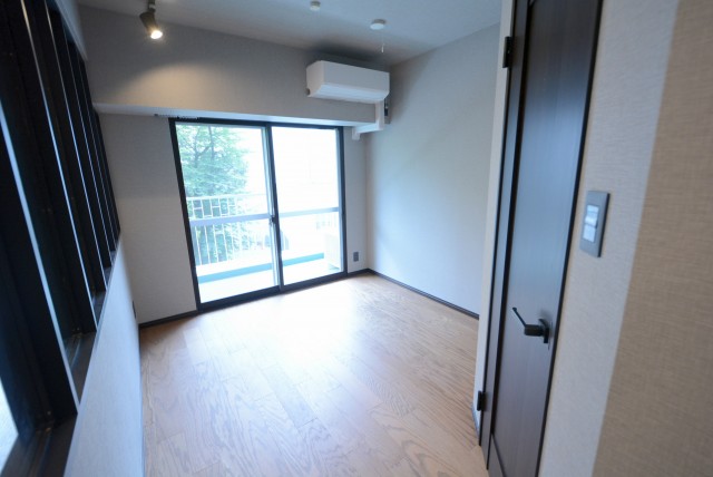 NK五反田コータース 洋室