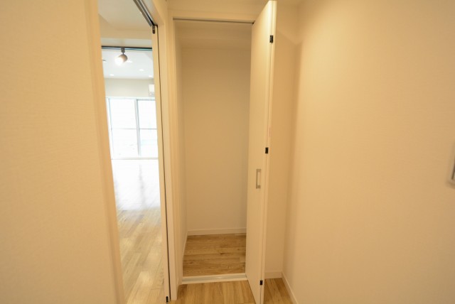 メゾンドール明石 廊下収納