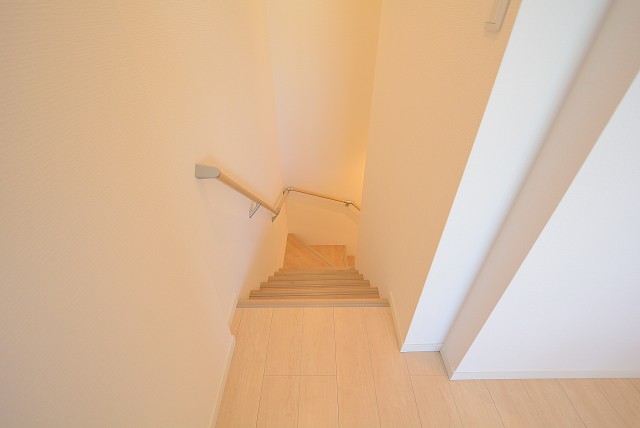 ハヤマビル 階段