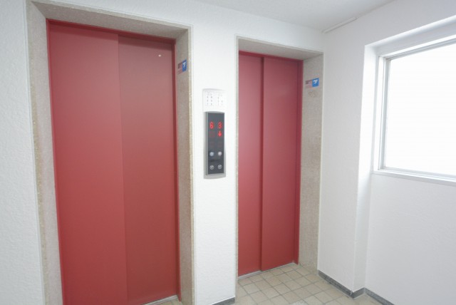 日興マンション エントランス