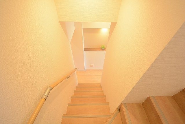 ハヤマビル 階段 ハヤマビル 階段