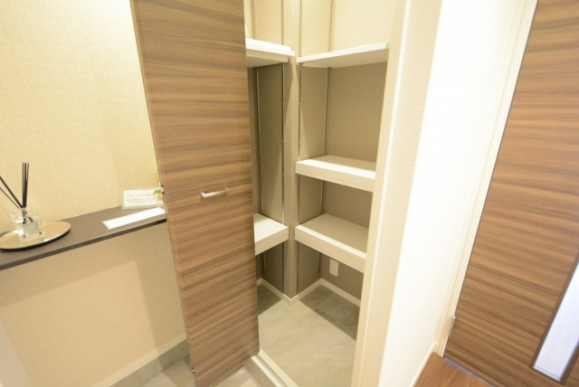 グランドパレス田町　玄関