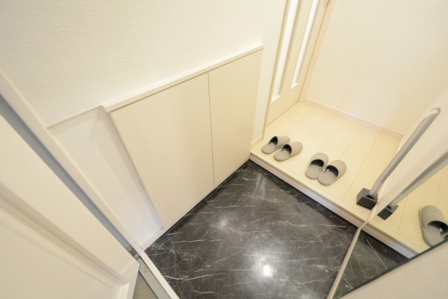 日興マンション 玄関