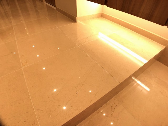 初台パークサイドハイツ 玄関