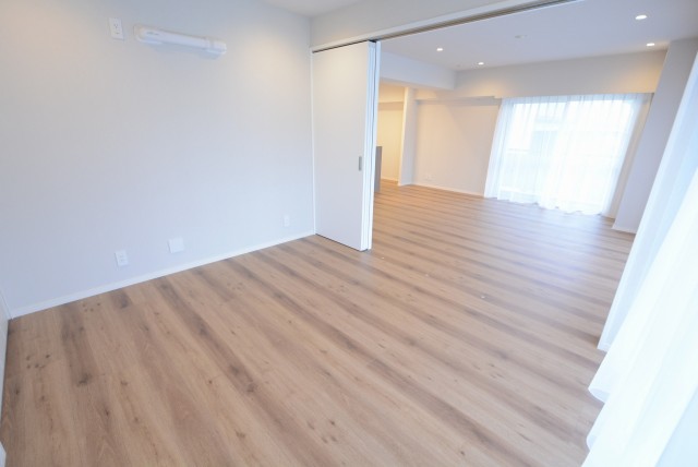 マンション駒場 洋室１