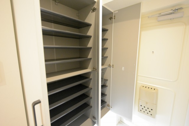 秀和高円寺レジデンス 玄関