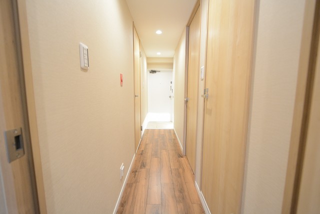 都立大バロンズコート 廊下