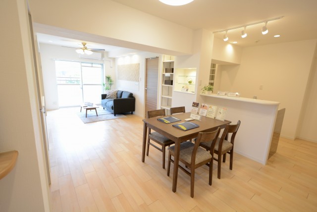 砧公園ヒミコマンション リビング