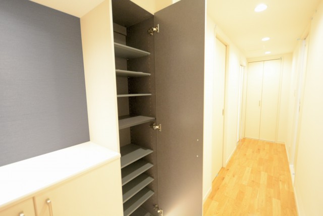 メゾンドール明石 玄関