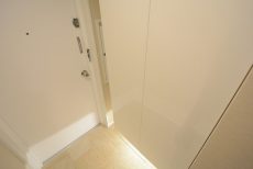 都立大バロンズコート 玄関