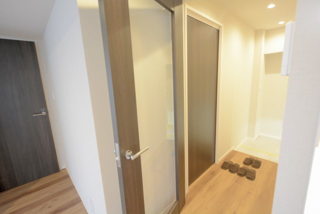 マンション駒場 洋室２