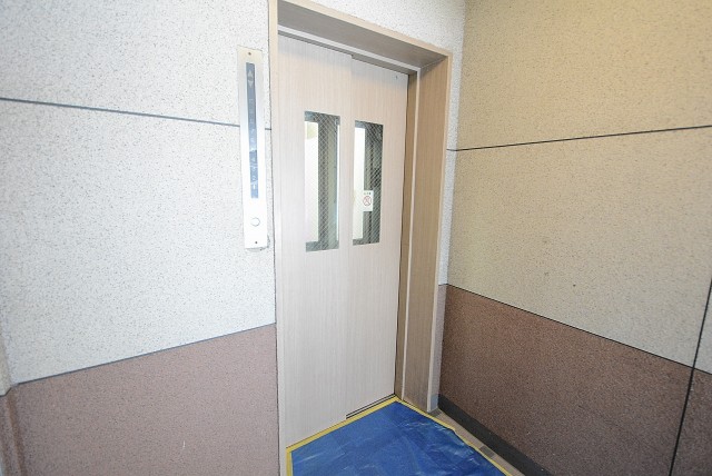 三軒茶屋スカイハイツ エントランス