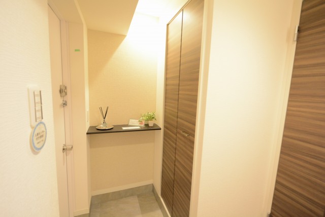 グランドパレス田町　玄関