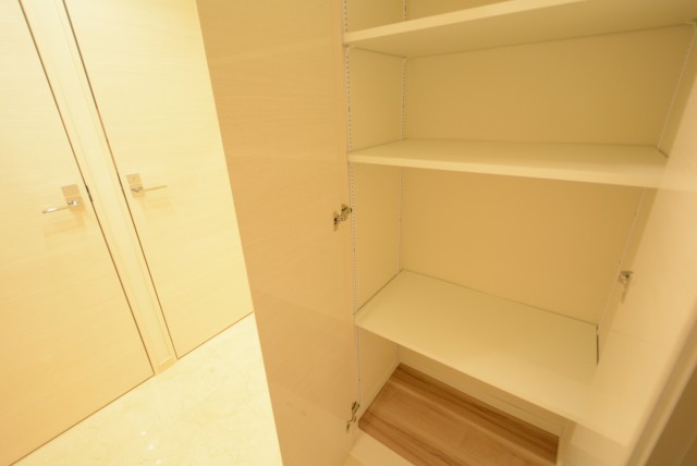 チュリス氷川坂 玄関