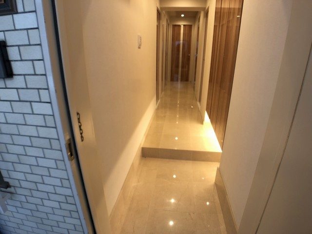 初台パークサイドハイツ 玄関