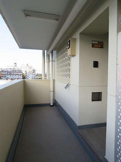 グリーンヒル新宿　玄関前