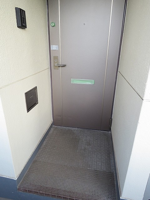 グリーンヒル新宿　玄関前