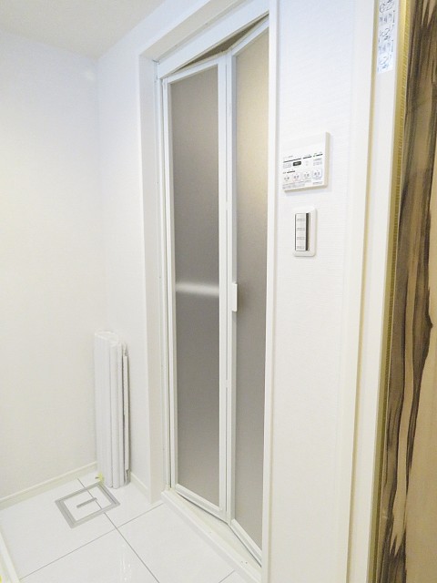 グリーンヒル新宿　バスルーム扉