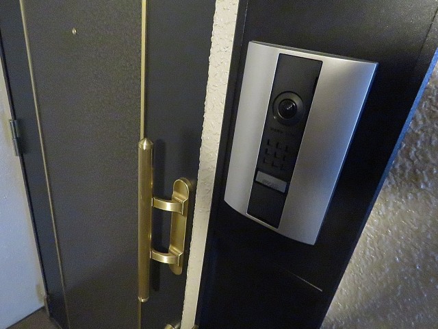 ダイアパレスシェルトワレ目黒　TVモニター付きインターホン