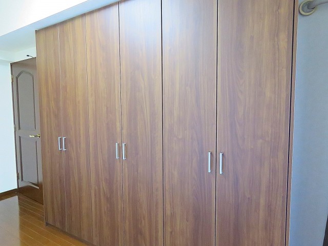 ダイアパレスシェルトワレ目黒　洋室収納