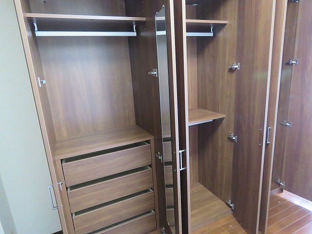 ダイアパレスシェルトワレ目黒　洋室収納