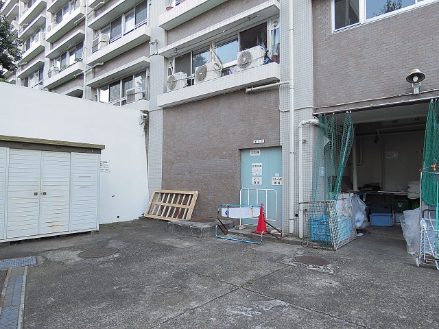 グリーンヒル新宿　ゴミ置き場