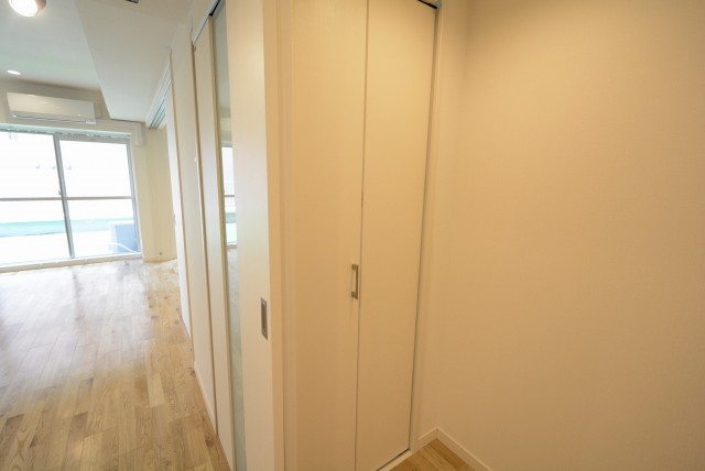 メゾンドール明石 廊下収納