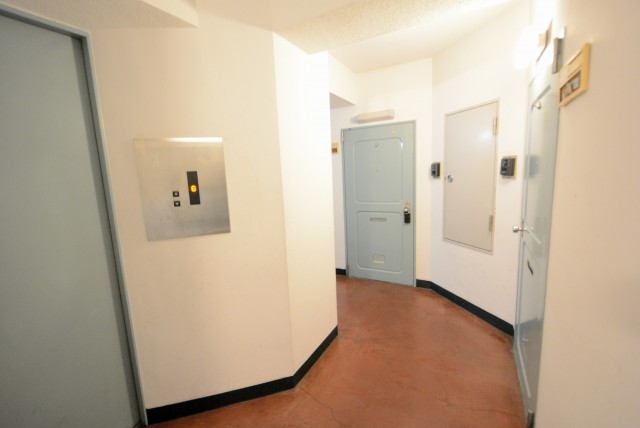 シャンボール尾山台 内廊下