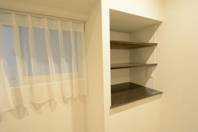 マンション駒場 洋室２