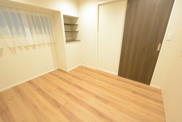 マンション駒場 洋室２