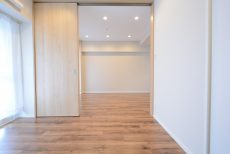 都立大バロンズコート　洋室4.8