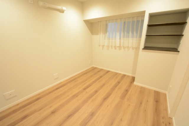 マンション駒場 洋室２