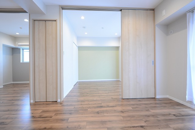 都立大バロンズコート　洋室4.8