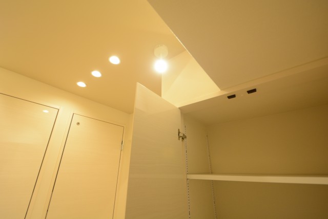 チュリス氷川坂 玄関