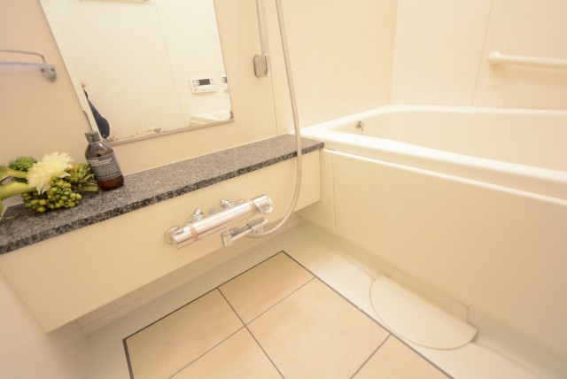 D'クラディアイヴァン初台 バス