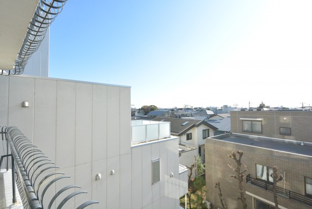 秀和第二自由が丘レジデンス 南東側バルコニー