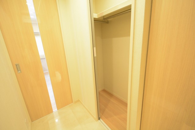 マンション第2明大前 玄関