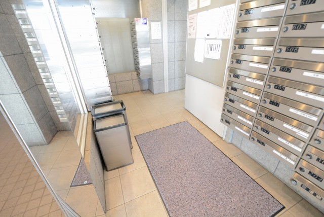 マンション第2明大前 エントランス