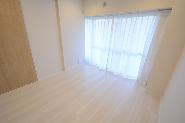 神楽坂ハウス 洋室２