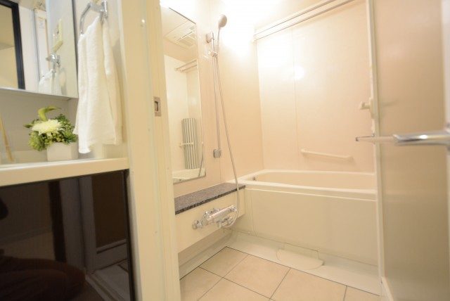 D'クラディアイヴァン初台 バス