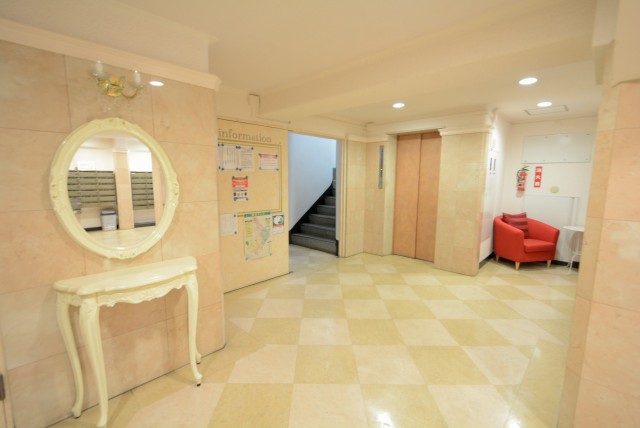 秀和第二自由が丘レジデンス エントランス