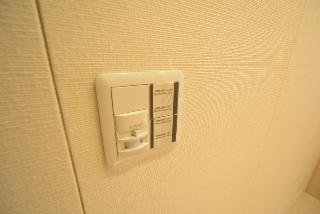 マンション第2明大前 玄関