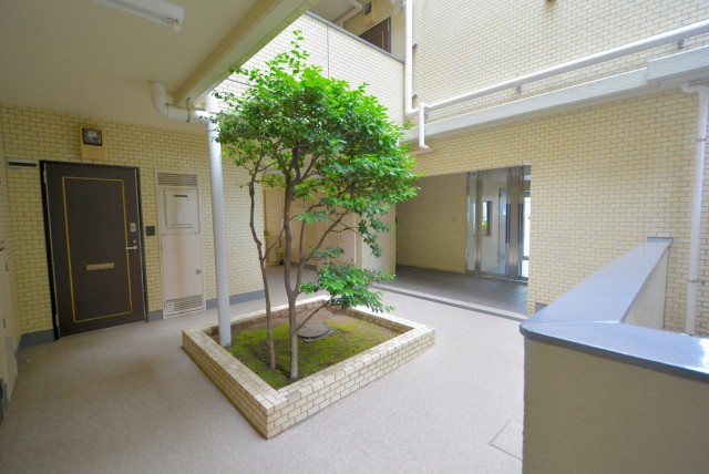 コスモ東長崎　エントランス