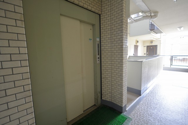 コスモ東長崎　エントランス