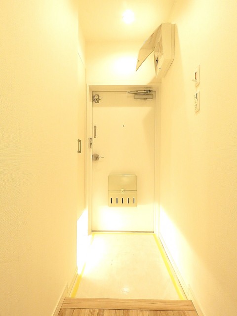 三井馬事公苑南ハイツ　玄関ホール