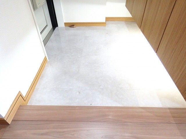 プチモンド目白　玄関ホール