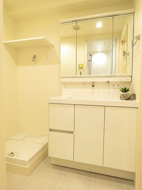 三井馬事公苑南ハイツ　洗面化粧台