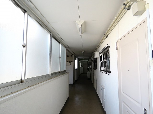 秀和六本木レジデンス　共用廊下
