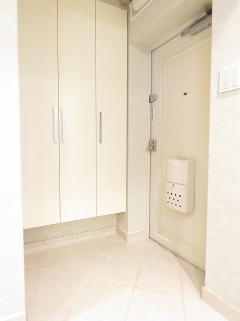 秀和六本木レジデンス　玄関ホール