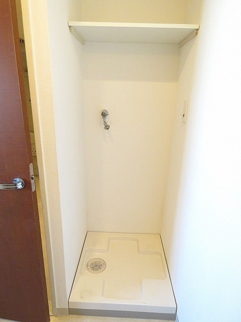 秀和六本木レジデンス　洗濯機置場